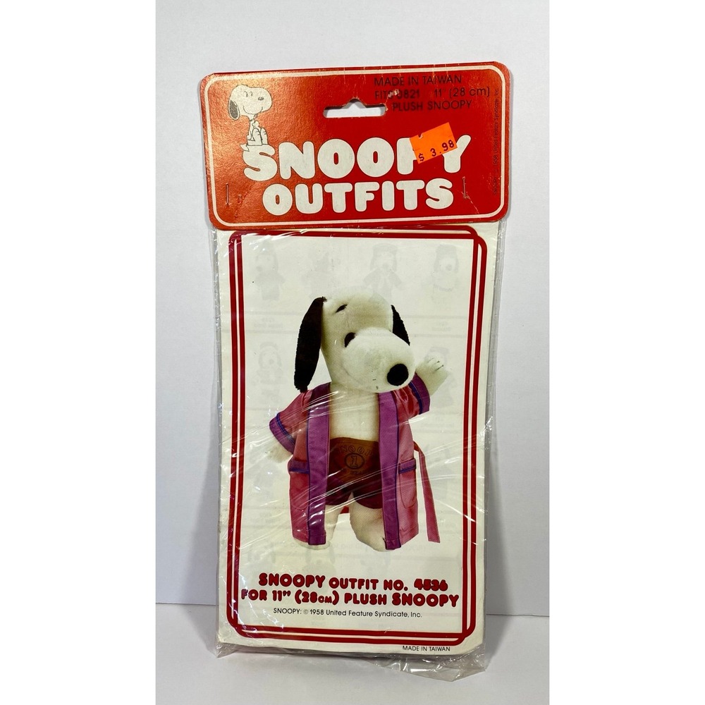 Vintage Peanuts Snoopy Boxer Outfit No 4536 for 11 inch Plush NIP Pink Robe